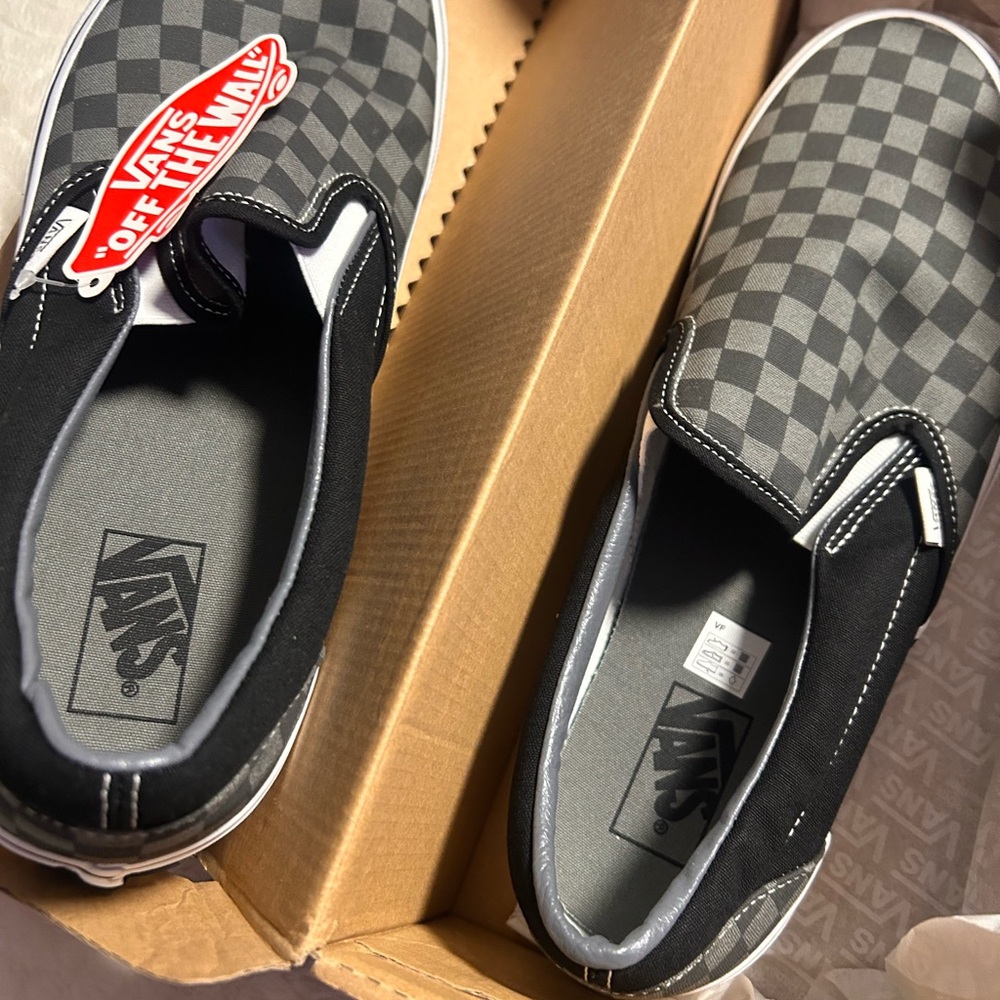 Brand new got them for Christmas and didnt like them 
Didnt even wear them
